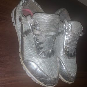 Nature breeze sliver sneaker